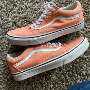 Vans Old Skool Sneaker in Peach Pink SZ 9.0W/10.5W